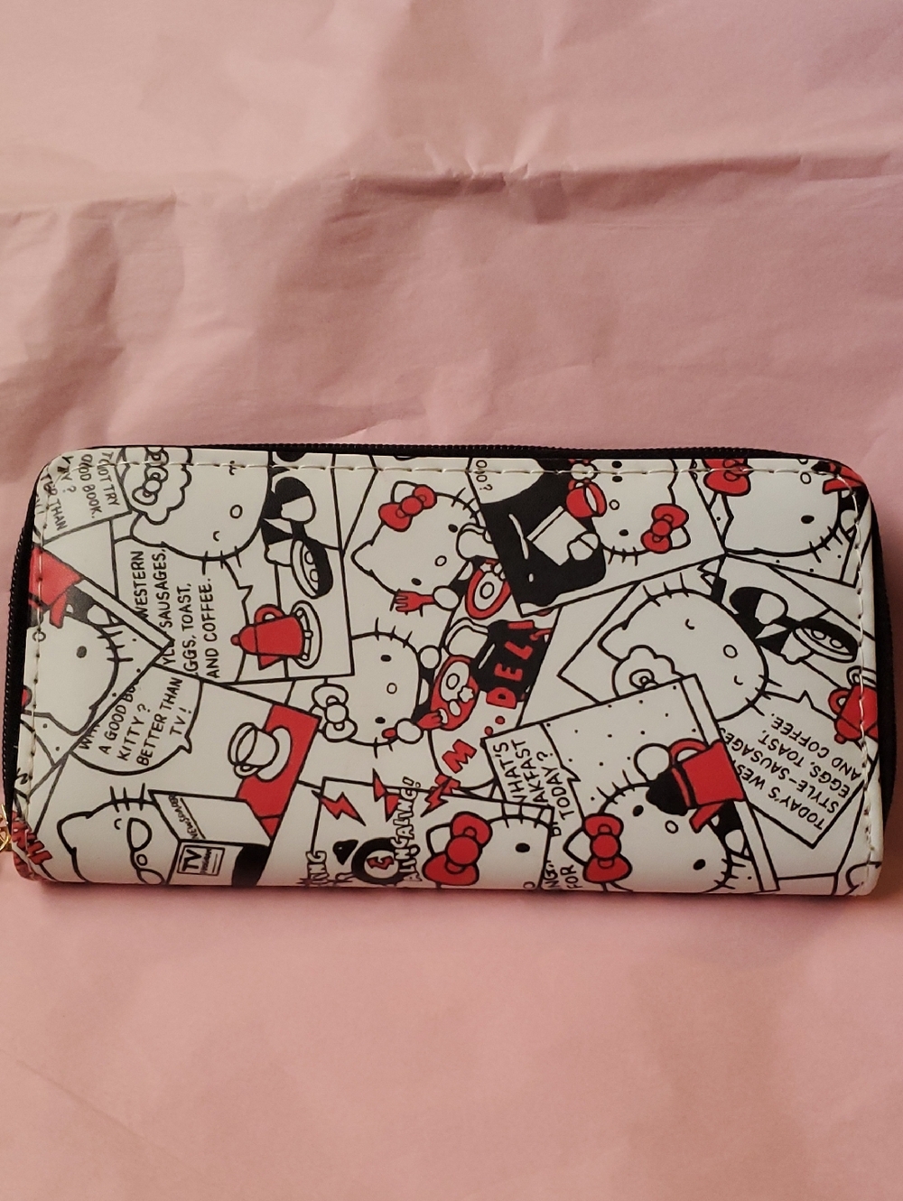Hello Kitty Comic Zip Wallet NWNT